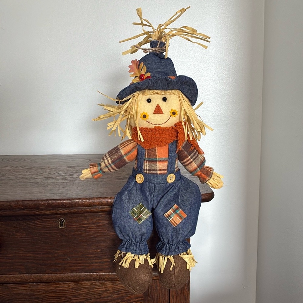NWT- 12-1/2” Fall Harvest Scarecrow Sitter Decoration - Picture 14 of 17